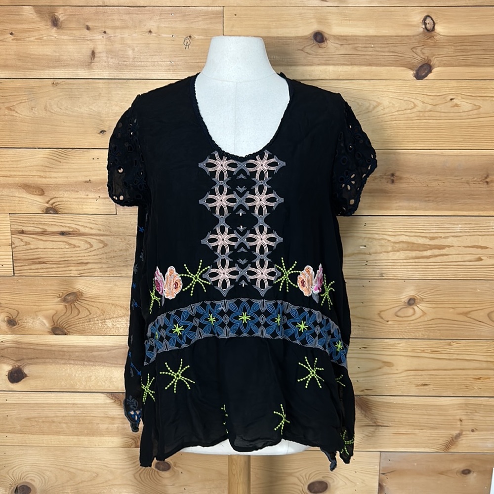 New JOHNNY WAS Los Angeles Size Roomy LG Cupra Rayon Black Wilson Tunic Stars